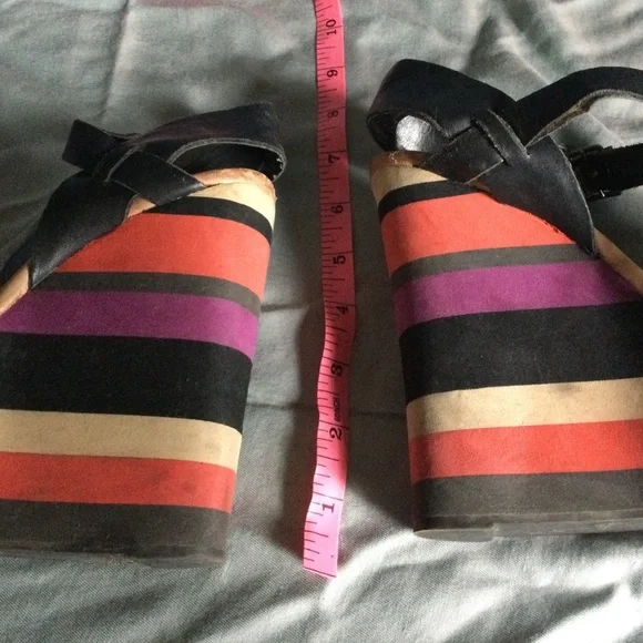 Steve Madden leather platform wedge sandals black with striped bottoms size 6m - Picture 8 of 11